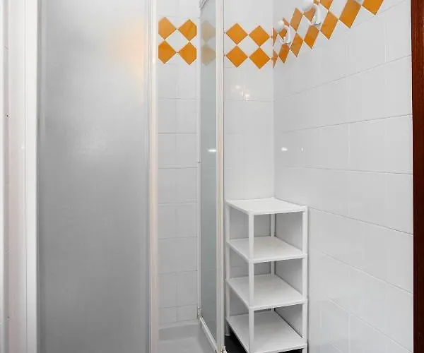 Roswal Apartman *